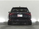 ブラックグロススタイリングパッケージ (Audi exclusive)