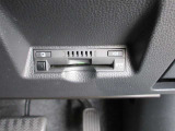 【ETC車載器】はビルトインタイプで、スッキリとしたデザイン