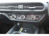 運転席・助手席、それぞれで温度調節が可能です。e:HEV Z、Zはプラズマクラスター技術搭載。