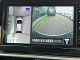 アラウンドビューモニターまるで車を真上から映したような映像で、前後左右の感覚が分かります♪車庫入れや駐車時に大活躍の機能です。