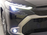 【LEDヘッドランプ】・・・消費電力の少ないLEDヘッドランプ。点灯してすぐに最大光量を発揮するのでトンネルなど周囲が急に暗くなった場合でも安心。