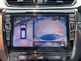 上からまる見え!アラウンドビューモニターの画像です。Aftermarketナビも大丈夫。お車を真上から見たような映像をミラーやナビ画面に映し出す事によって、車両の周囲を確認し、駐車時や発進時の運転をサポート。