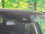 【i-ACTIVESENSE】走行中に前方の車両等を認識し、衝突しそうな時は警報とブレーキで衝突回避と被害軽減をアシスト。より安全にドライブをお楽しみいただけます。