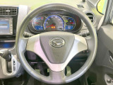 【純正革巻きステアリング】上質な革を使用することで、手にしっかり馴染みとても運転しやすいハンドルです♪