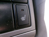 冬場にはありがたいシートヒーター(運転席)が装備されております。