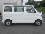 中古車なので、どなたでも走行距離は気になります。当社は【走行管理システム】という全国単位の共有システムにて全車両の走行距離の不正をチェック済!メーター不正の車輌は販売いたしません!!