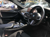 認定中古車は全車、24時間365日のロードサービスアシスタンス』が付帯します。夜間の万が一のトラブルの際にも対応でき体制が整っておりますのでご安心してお選び頂けます