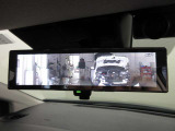 スマートルームミラー付きで後部座席に乗車してても後方がしっかり見れます