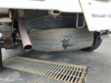 荷台下にスペアタイヤ装備です
