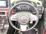 【純正革巻きステアリング】上質な革を使用することで、手にしっかり馴染みとても運転しやすいハンドルです♪