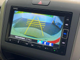 【バックカメラ】駐車時に後方がリアルタイム映像で確認できます。大型商業施設や立体駐車場での駐車時や、夜間のバック時に大活躍!運転スキルに関わらず、今や必須となった装備のひとつです!