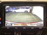バックモニター付きで、車庫入れやバック時の後方確認をサポート。