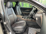 運転席シート廻りは使用感も少なく、良好な状態となっています。丁寧に使われていたことがよくわかりますね。