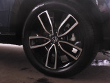 アルミホイール装着車です!これで足元まわりもおしゃれにきまります!