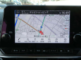 一枚岩のようなデザインのメーカーオプションナビは9インチの大画面に加えて、Bluetooth接続・HDMI端子・Apple CarPlayワイヤレス接続・スマホのワイヤレス充電など多数の機能が満載です!!