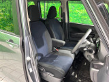 運転席シート廻りは使用感も少なく、良好な状態となっています。丁寧に使われていたことがよくわかりますね。