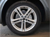 アルミホイール5ツインスポークスターデザイン8J x 19/235/55R19/ダイナミックサスペンション
