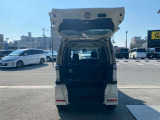 彦根インターからお車で3分とアクセス便利!近くには有名観光地の彦根城もありますので、観光と合わせてのご来店も良いですね♪活気溢れる自慢のスタッフがお客様のご来店をお待ちしております!