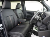 運転席のスペースはゆったりしていて、視界も広く確保されているので普段の運転からロングドライブまで快適です。