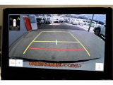 後方の死角を軽減し、狭い場所での切替しや駐車もしやすくなるバックモニターを装備しています。