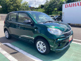 愛媛ダイハツ販売では快適にお乗りいただくために、外装を美しく仕上げるだけではなく、内装も細部にいたるまで徹底した清掃・洗浄を実施。美しく・清潔な室内空間を実現しています。