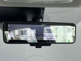 スマートルームミラーは室内の荷物などで後方の視界が遮られても、カメラの映像を直接ルームミラーに表示することができ、視界を確保できます。