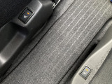 ●仕入れ段階で徹底したチェックを行い、厳しい審査にパスした車だけを展示・販売しています。弊社ではこれをプロチェックと呼び、数十の独自チェック項目に基づき、車の状態を調べ上げています。