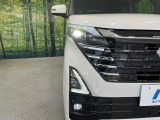 【LEDヘッドライト】悪天候や夜間走行時も良好な視界を確保し安心して運転できる高輝度LEDヘッドライトを装備!点灯速度が早く、消費電力も抑えられています。