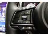 オーディオリモコンがハンドルに付いています!運転中の操作も可能!また、お手持ちの電話をBluetoothで繋げば通話も可能です!!
