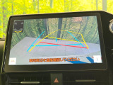 【バックカメラ】駐車時に後方がリアルタイム映像で確認できます。大型商業施設や立体駐車場での駐車時や、夜間のバック時に大活躍!運転スキルに関わらず、今や必須となった装備のひとつです!