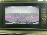 【バックモニター】後ろのカメラの映像をモニターに映し出すことができます!後方の見えない死角や、障害物との距離感をしっかり確認することができます!駐車が苦手な方におすすめです。