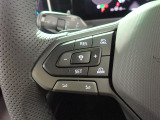 ステアリングホイール左側は同一車線内全車速運転支援システム【TRAVEL ASSIST】の設定ができます。