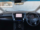 見通しのよいすっきりとした視界で、誰でも運転しやすいです。運転のしやすさは疲れにくさにも繋がりますよ♪