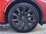 アルミホイール装着車です!これで足元まわりもおしゃれにきまります!