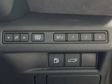 【メモリー機能付きパワーシート】ドライバーごとに設定したシート位置を記憶して、ボタン一つで切り替えできる便利な機能!運転する方が複数名いらっしゃるご家庭におすすめです♪
