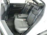 家族やご友人とBBQに行くとき、楽しさは道中の車内から始まっています!このベンチシートに座って、みんなで和気あいあい盛り上がりましょう!