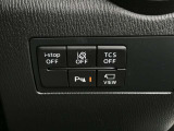 【安全装備も充実】車線逸脱警報システム。バック時の障害物を検知し知らせるパーキングセンサー付きです。