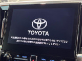 【メーカー純正ナビ】インテリアに溶け込むスタイリッシュな「専用設計」メーカーナビを装備♪視認性や操作性など基本性能にも優れ、より上質なカーライフをお楽しみいただけます。
