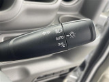 【オートライト(AUTO)】外の明るさをシステムが感知して、自動でヘッドライトが点灯します!ヘッドライトをつけ忘れを防ぐ便利機能です。