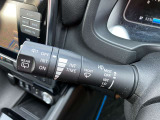 動くタイミングを調整できる間欠式ワイパーは、車速に連動して間欠時間が変化する機能も備えて運転をサポートしてくれます!