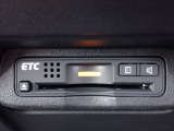 ■【ETC車載器】が装備されています。セットアップをしてお渡しとなり、ETCカードを差し込むだけで高速道路の利用が可能です。