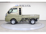 サイドから見たデザインは、シャープなキャビン形状と力強い荷台シルエットで存在感ありありです!働く現場にもアウトドアにも、映える一台です!