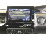 バックモニター付きで、車庫入れやバック時の後方確認をサポート。