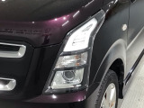 LEDヘッドライトは、点灯の瞬間から最大光量を発揮し、突然暗くなるトンネルなどでの安定感を高めます。