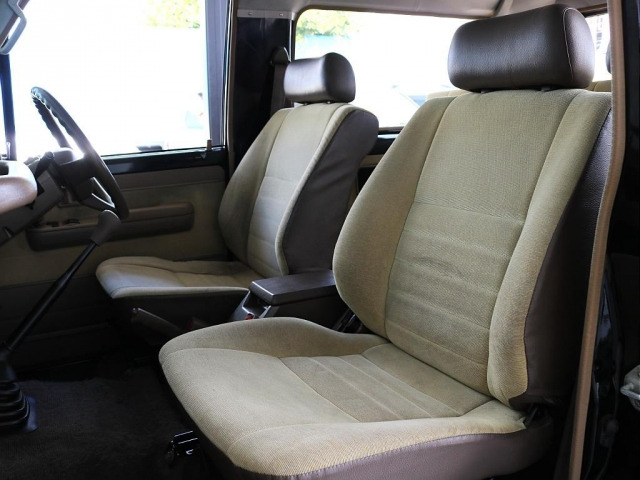 トヨタ ランドクルーザー70 4.2 ZX FRPトップ ディーゼル 4WD の