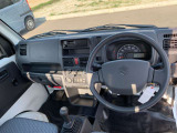 エンジンルームも綺麗に洗浄してから納車致します。普段あまり見ることが無い箇所だからこそ綺麗だと感動しますよね(*´▽`*)
