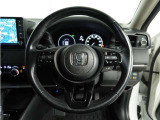 【Honda SENSING】 カメラ等装置で精度の高い検知能力を発揮、安全運転を支援します。ステアリング上のコントローラーに注目!