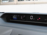 センターメーターの高さを抑えることで、前方の運転視界が拡大。安全・安心な運転へ貢献します☆