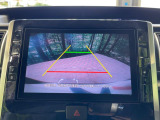 【バックカメラ】駐車時に後方がリアルタイム映像で確認できます。大型商業施設や立体駐車場での駐車時や、夜間のバック時に大活躍!運転スキルに関わらず、今や必須となった装備のひとつです!
