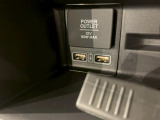 USBポートも装備されています、スマートフォンの充電やオーディオに連携も可能です、今や欠かせない装備の一つです!